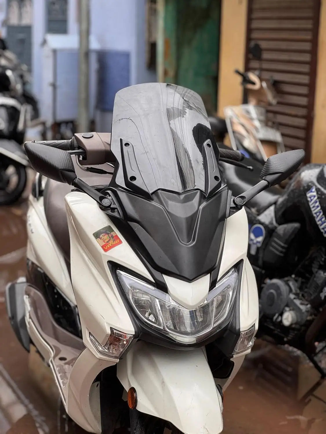 Black Windshield Visor for Suzuki Burgman Street 125 – Royal Design