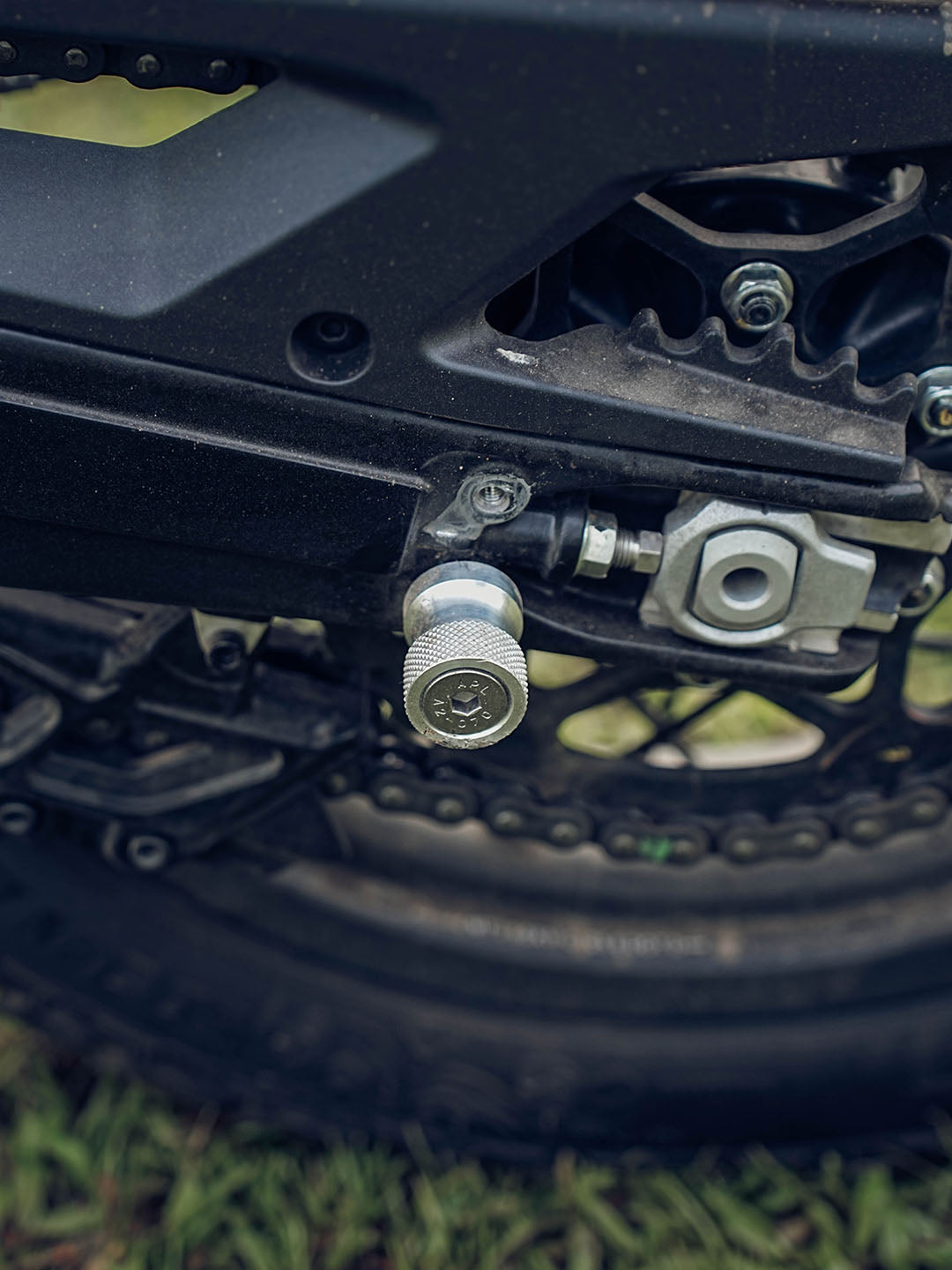 Legundary KTM ADV 890 Velox Paddock Spool Silver