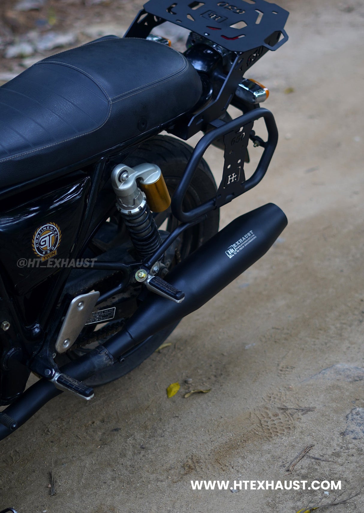 INTERCEPTOR AND GT 650 EXHAUST BLACK IN 320