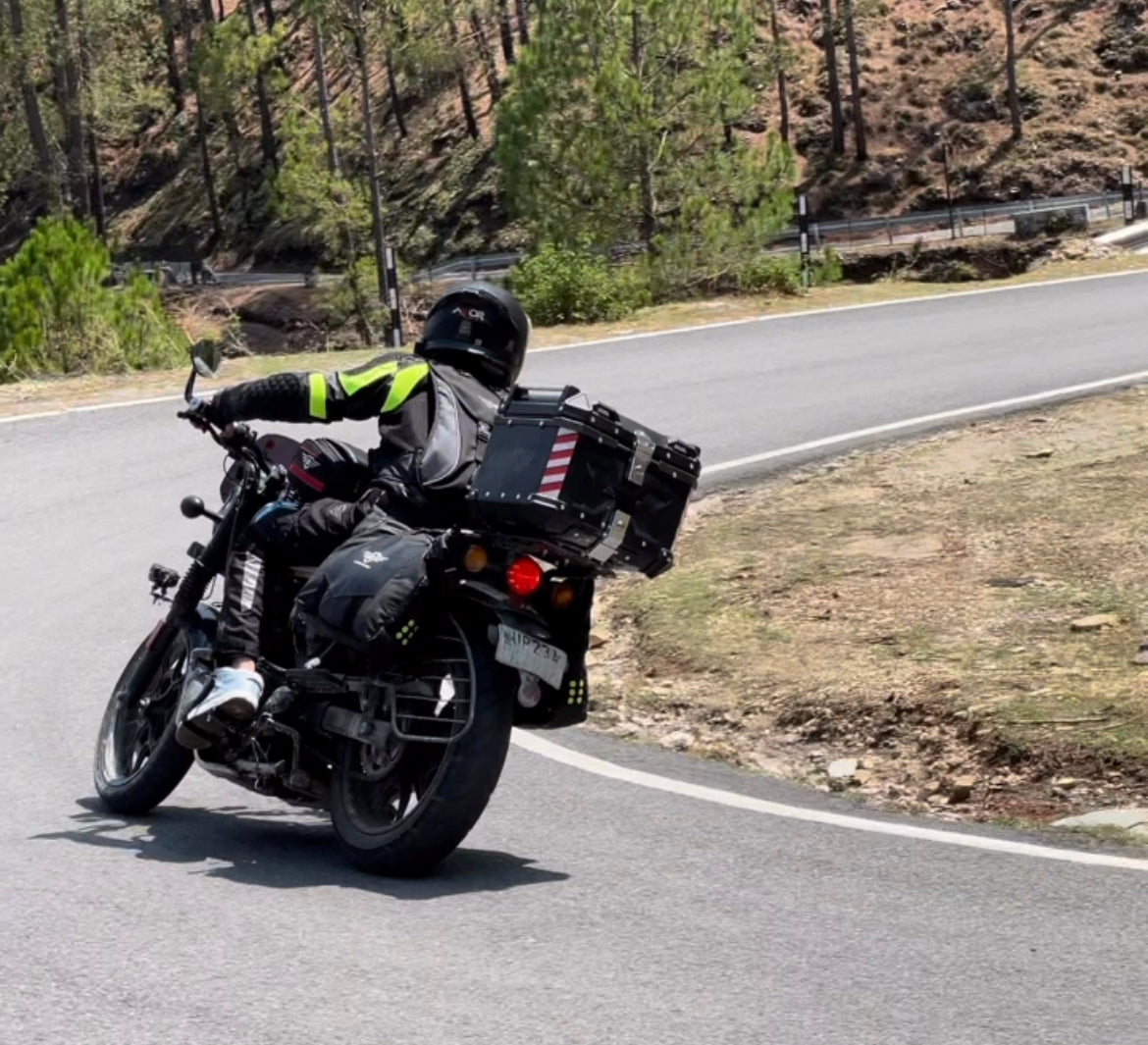 TOP BOX ( CASE) 45LTRS BLACK PREMIUM BY JB RACING - UNIVERSAL