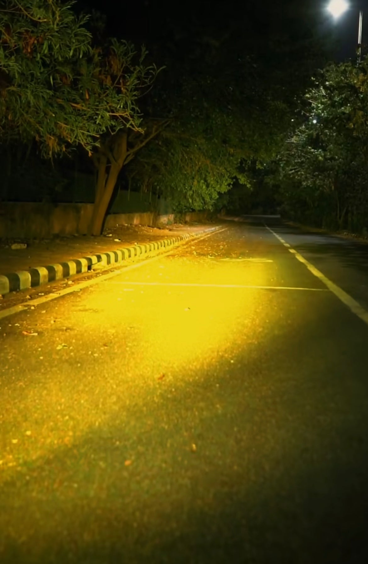 HJG 7 LED Round White Fog Light With Yellow Cap (70W) With Wiring Kit Harness And Switch Spot Driving Lamp Universal for Car, Bike and Motorcycle (set of 2) - PREMIUM