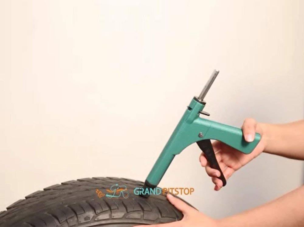 Tubeless Tyre Puncture Kit Gun With Mushroom Plugs & Air Inflator